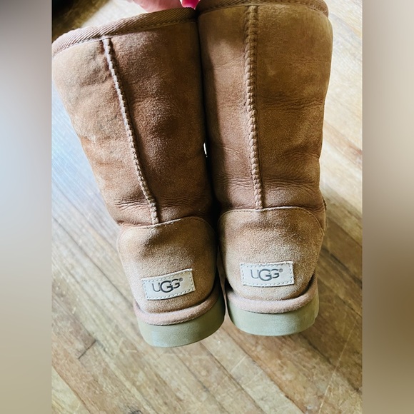 UGG Shoes - WOMENS CLASSIC UGG BOOTS
